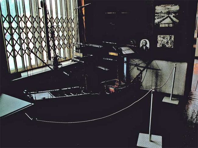 かなり大きい17世紀木製帆船の模型