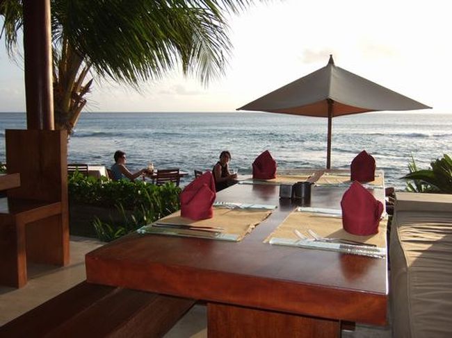 このテーブルで食事するのですから味が良いならばと残念でした。料金はハイクラスですからね。もっと中身を重視して欲しいです。