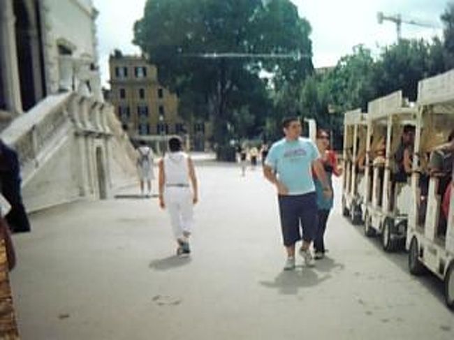 ボルゲーゼ美術館前から園内一周するﾊﾞｽ