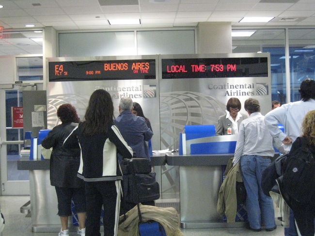 ブエノスアイレス行きです。またも、コンチです・<br />なので、荷物を受け取る必要がないので楽チンです