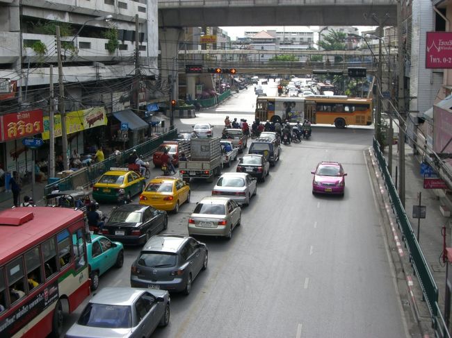 プラディパッド通り☆