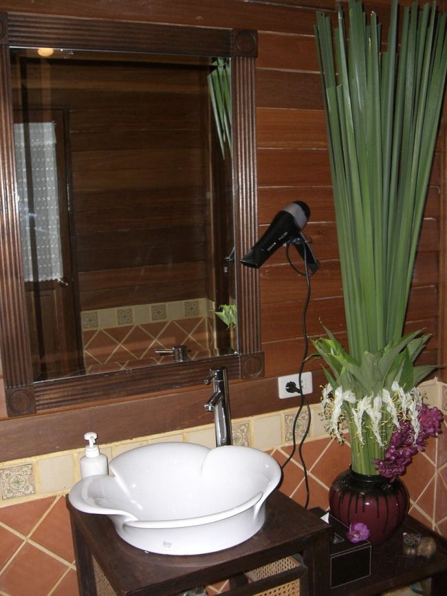 エステのトイレ☆<br /><br />流し？が可愛い♪