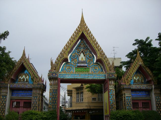 ワット・トライミットの入り口だけ♪<br /><br />