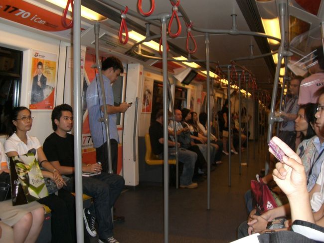 ＢＴＳ内☆<br /><br />椅子は固いけど、日本より全然綺麗な車内◎