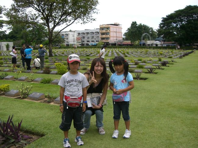 そのお墓で出会った日本人と★<br /><br />ボランティアで来てるって言ってた！！