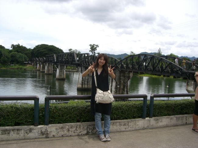 その橋をバックにして撮った♪