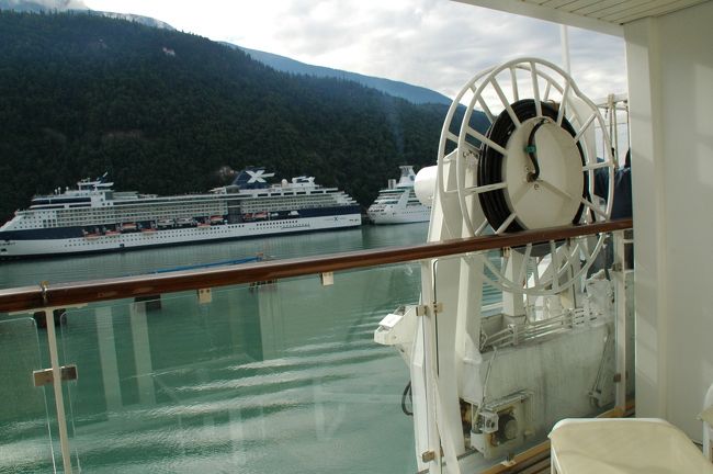 またバルコニーに得体の知れないモノが通過するので6デッキに行くことにします。