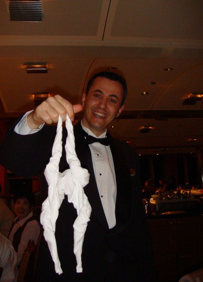 ナフキンでチキンを作ってくれました。