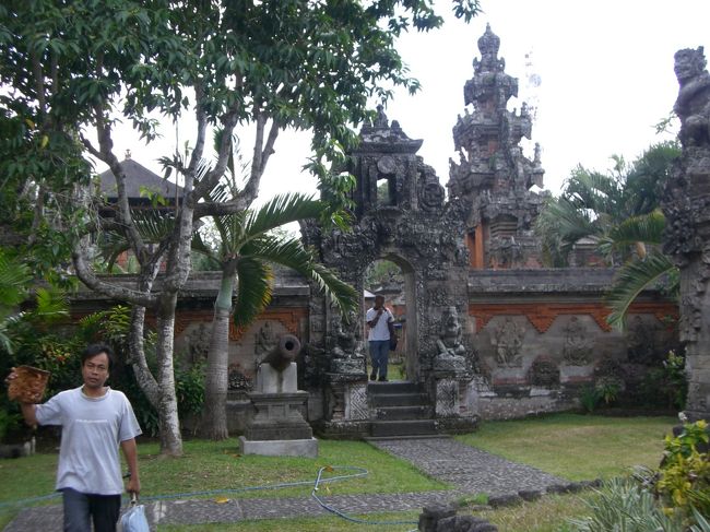 「バリ博物館」みたいなところを観光！！