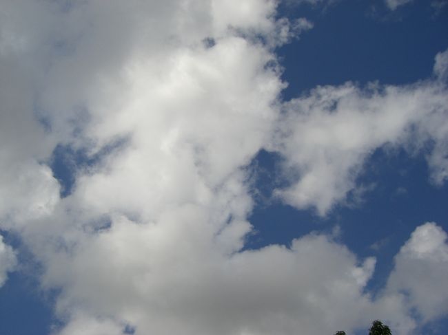 バリの空・・・☆<br /><br />ずっといい天気だった☆