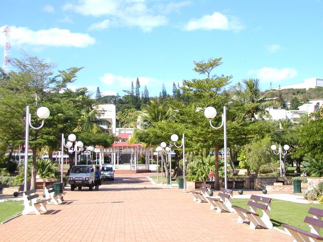 ヌメアの街もどこかフランス的です