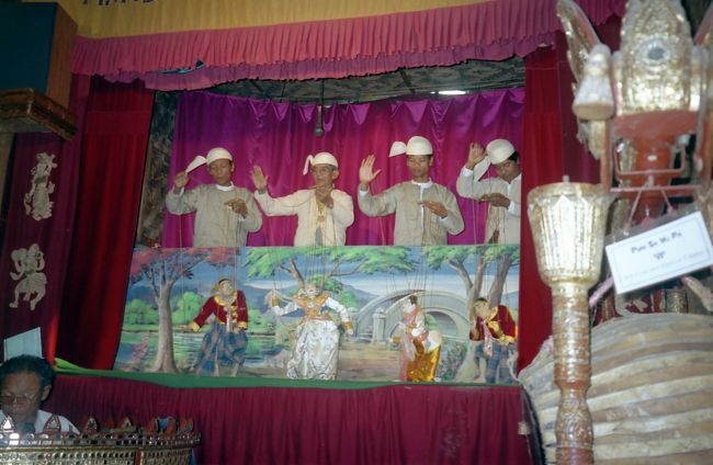 MARIONETTESは夜8.30スタート。ブルー軽トラックタクシーは1000K