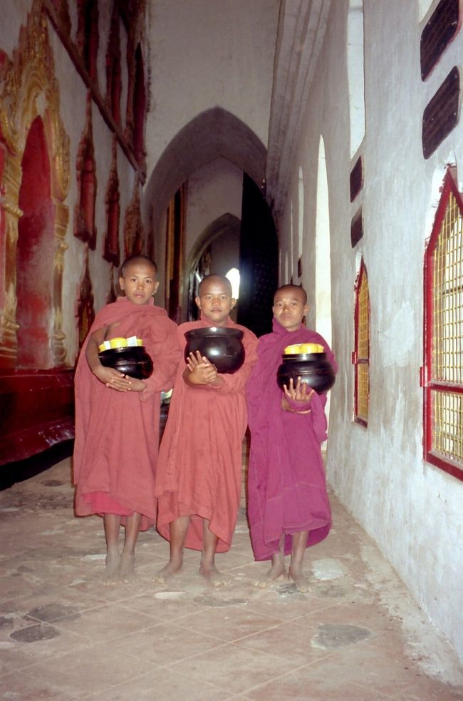 アーナンダ寺院の小僧侶