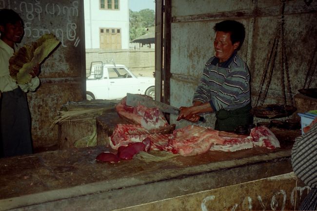 肉屋さんは迫力がある