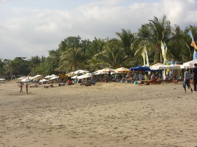 レギャンビーチ☆<br /><br />思ったより人は少なかったかな◎