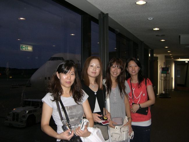 同じ飛行機に乗ってた韓国人の人となんか撮った笑