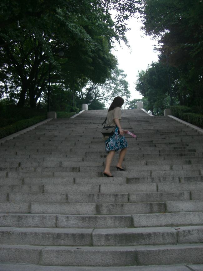 免税店までにめっちゃ急な階段があったー笑<br /><br />山登りみたい笑