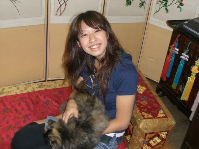 マッサージのお店行ったらめっちゃ可愛い猫ちゃんが<br /><br />いて抱っこしちゃった♪♪