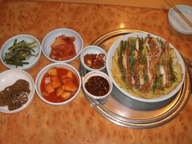３日目の朝食〜♪<br /><br />まや朝から韓国料理！！<br /><br />本場のちぢみはめっちゃ美味い☆☆