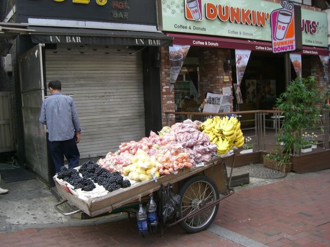 果物を売ってる人☆