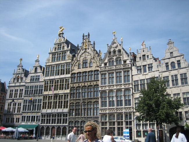 マルクト広場の「ギルドハウス」