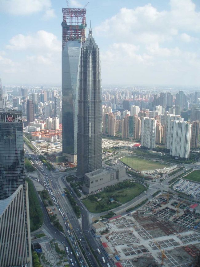 この後、さらに高い正面のビルへ。