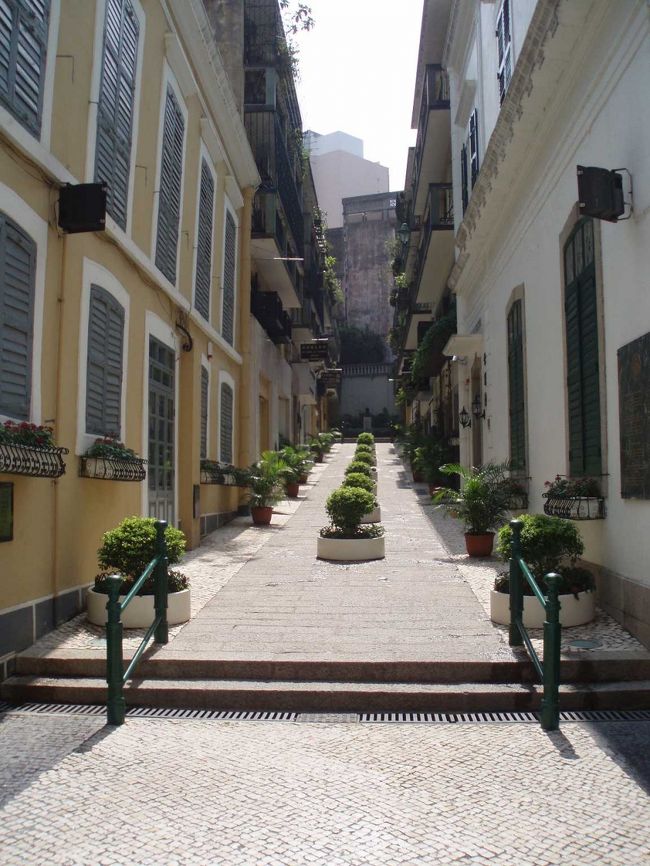 西洋的な街並みもあったりと、なかなか趣きあり。