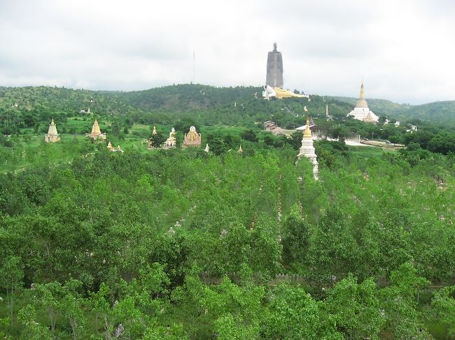 そこから望むシュウェターリャン。