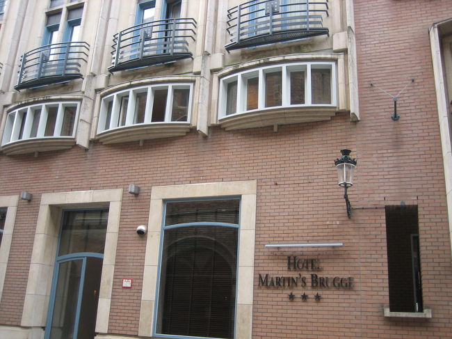 今宵のホテル：「ＭＡＲＴＩＮ`Ｓ　ＢＲＵＧＧＵ」<br /><br />マルクト広場より徒歩１分の所にあり、散策にはとても便利！