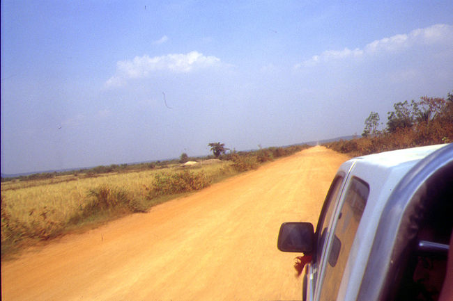 デコボコ道なのに、写真ではまったく伝わらない。