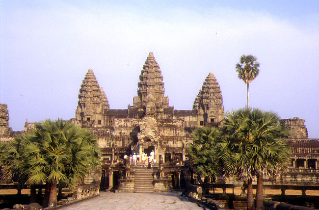 説明は不要でしょう。<br />アンコールワットです。