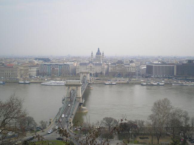 王宮からくさり橋の眺め