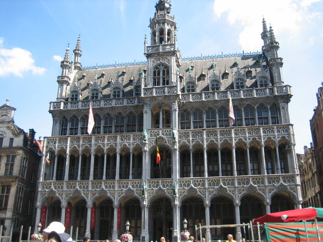 「王の家」<br /><br />そう名付けられているが、実際に王の居城であったわけではない。<br /><br />現在は市立博物館になっている。