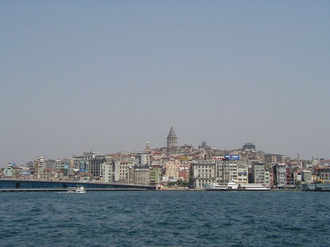 船の上からみたイスタンブールの街並み