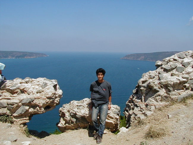 あの入り江の先が黒海です。