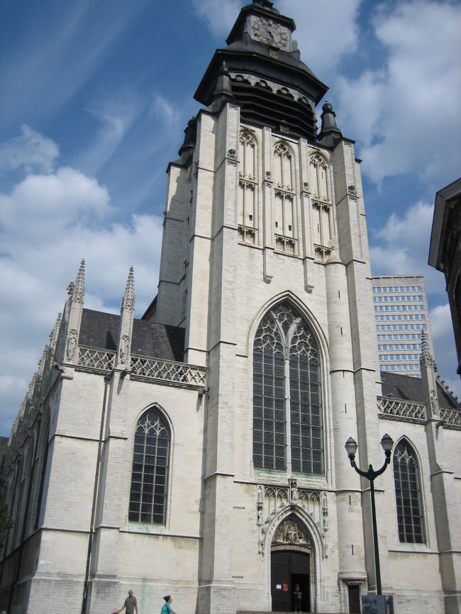 「ノートルダム・ド・ラ・シャペル教会」