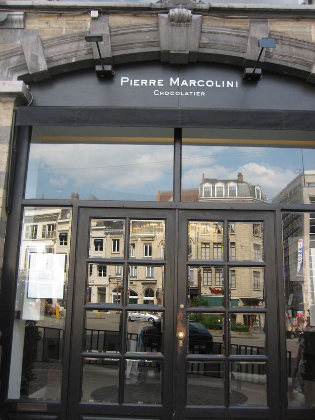 「ピエール・マルコリーニ」<br /><br />サブロン広場にあり、日本でも人気のチョコレートショップ。