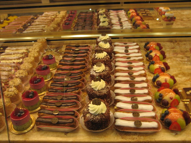 「ヴィッターメル」：<br /><br />やはりサブロン広場にあり、ここでもケーキとチョコを購入！
