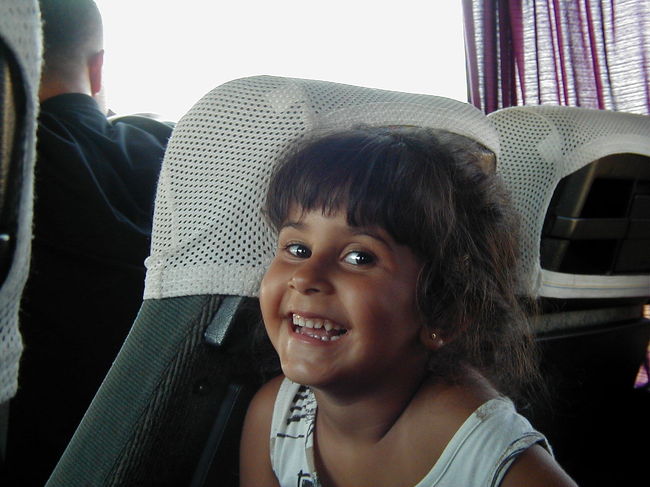 バスで一緒だった少女。ギリシャの子かな。