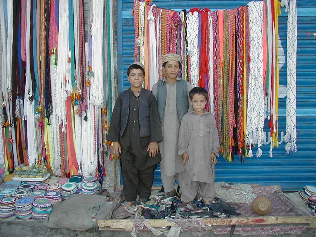 最初ビデオカメラを回していたんですが、<br />カメラと勘違いして静止してしまったので、<br />カメラに持ち替えて撮影