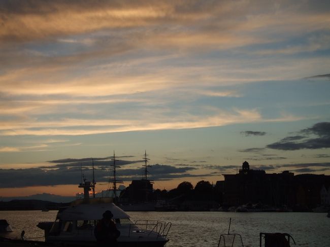 空気が澄んでいるので、空がとんでもなくきれいです。<br />でも私たちの話題の中心は、物価の高さと明日からの食事についてでした。