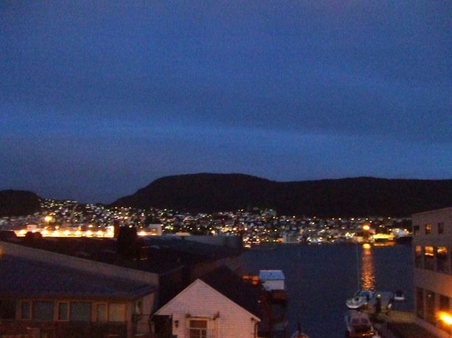 思ってたよりは暗い〜