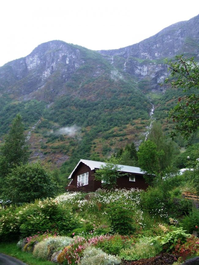 こんなとこ住んでる人がいるなんてーー