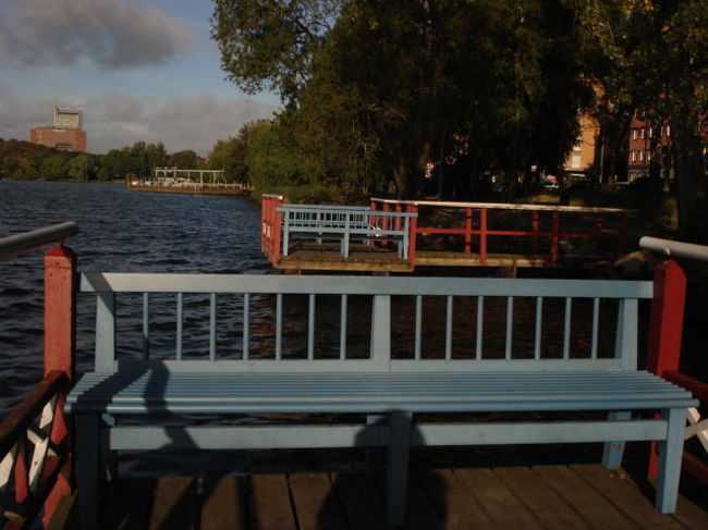 ここで朝ご飯を食べたら気持ち良さそうです。