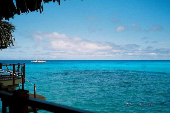 全体的に曇りや雨だったのですが、最終日だけ<br />とても晴れ、ランギロアブルーが見れました！