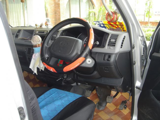 日本では珍しいマニュアル車