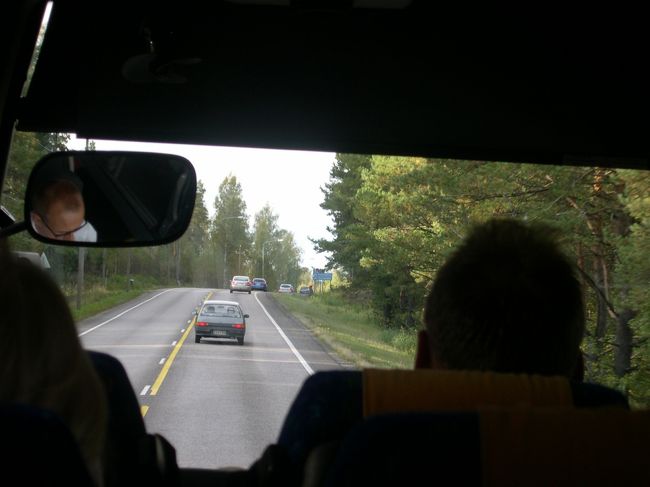 のりかえてTurkuへ。小さなバス停にも止まる。