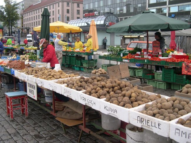 Peruna（ジャガイモ）もいろいろな種類を売っている。準主食なのでいろいろあるのか。