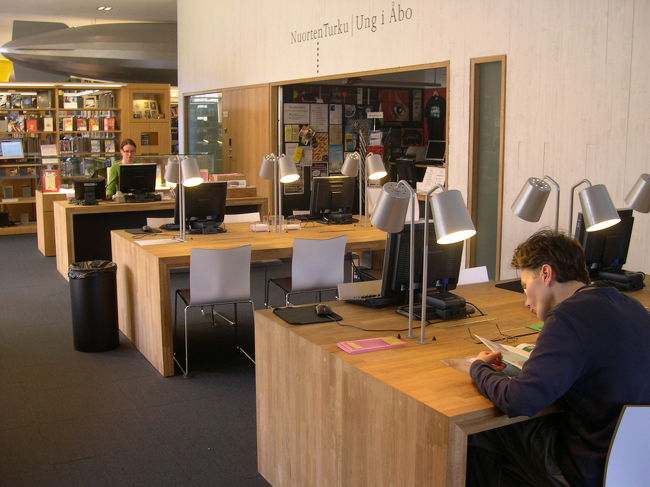 大人も検索ソフトで本を探す。