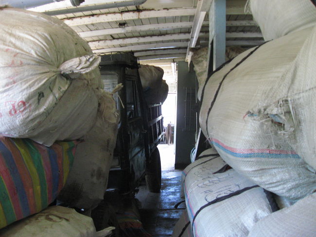 1階は、ほとんど荷物でいっぱい。